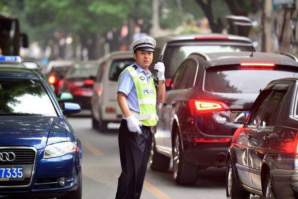 最新交规已实施，2018起4种闯红灯行为将不再受到处罚