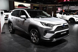 丰田RAV4换装高档内饰，共享凯美瑞动力，还看什么途观？
