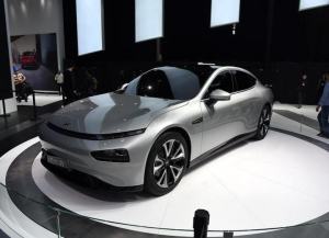 全新小鹏P7要来了，超700km续航，着急买Model 3要后悔！
