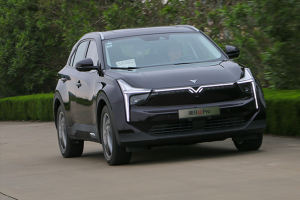 能够硬杠燃油车的纯电SUV 试驾哪吒U Pro