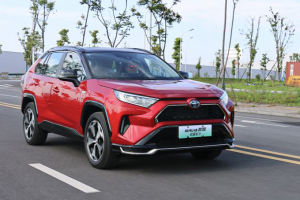 7.4秒破百/油耗1.2L RAV4荣放双擎E+靠谱吗？