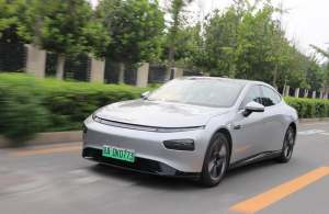 性能表现足以超越Model 3 试驾体验小鹏P7