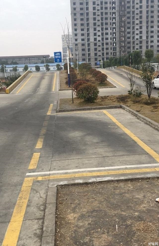 定点停车与半坡起步操作技巧分享