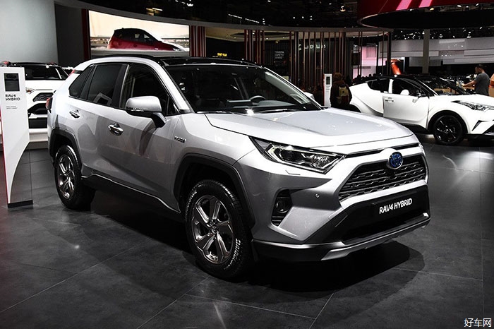 全新丰田RAV4换装高档内饰，标配电子手刹，或于5月份国产