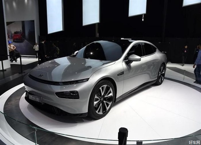 全新小鹏P7要来了，超700km续航，着急买Model 3要后悔！