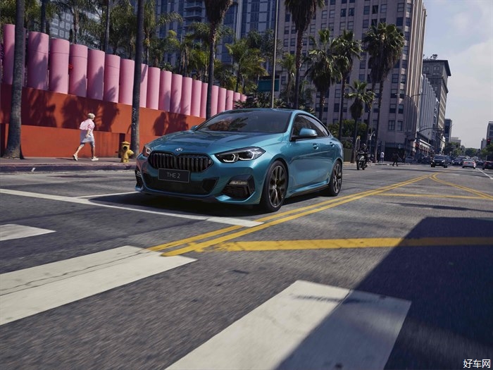 开创豪华紧凑四门轿跑车新世代 创新BMW 2系四门轿跑车荣耀上市