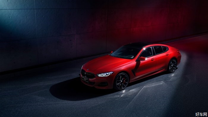 以个性化定制开创运动豪华新境  全新BMW8系烈焰典藏版燃情上市