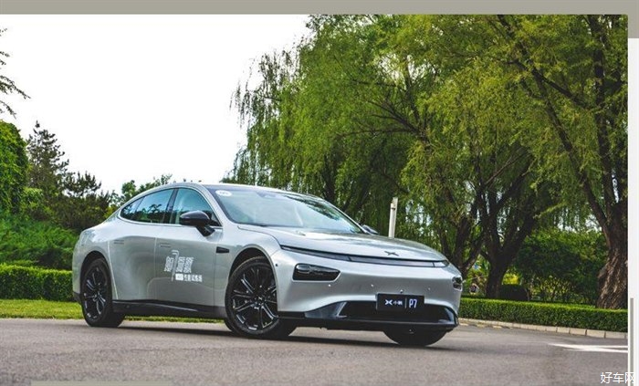 性能表现足以超越Model 3 试驾体验小鹏P7
