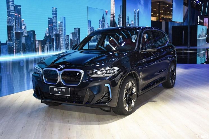 新款宝马iX3上市 售价39.99万起/续航460km